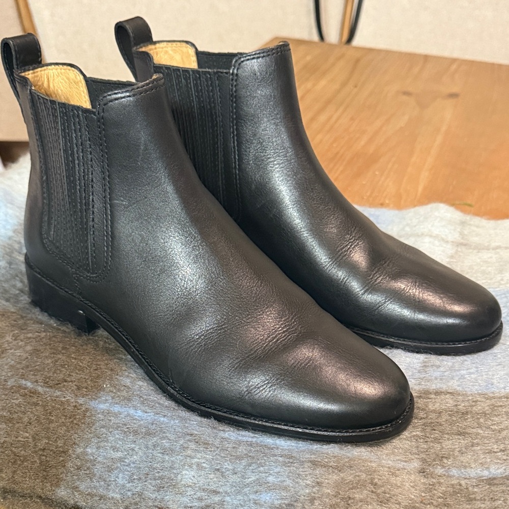 Madewell Black Leather Chelsea Boots size 9.5